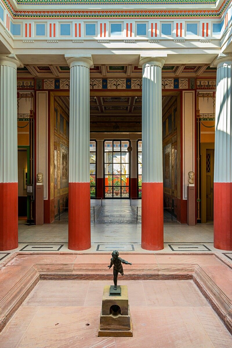 Zur Jubiläumsausstellung im März soll auch der Brunnen im Atrium wieder sprudeln. Shutterstock