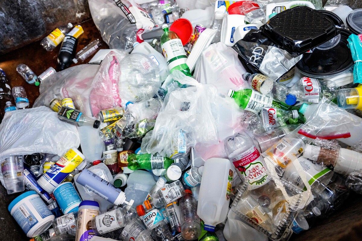400 Millionen Tonnen Plastik wurden 2022 produziert, nur 9,5 Prozent davon aus wiederverwerteten Materialien.⇒AFP