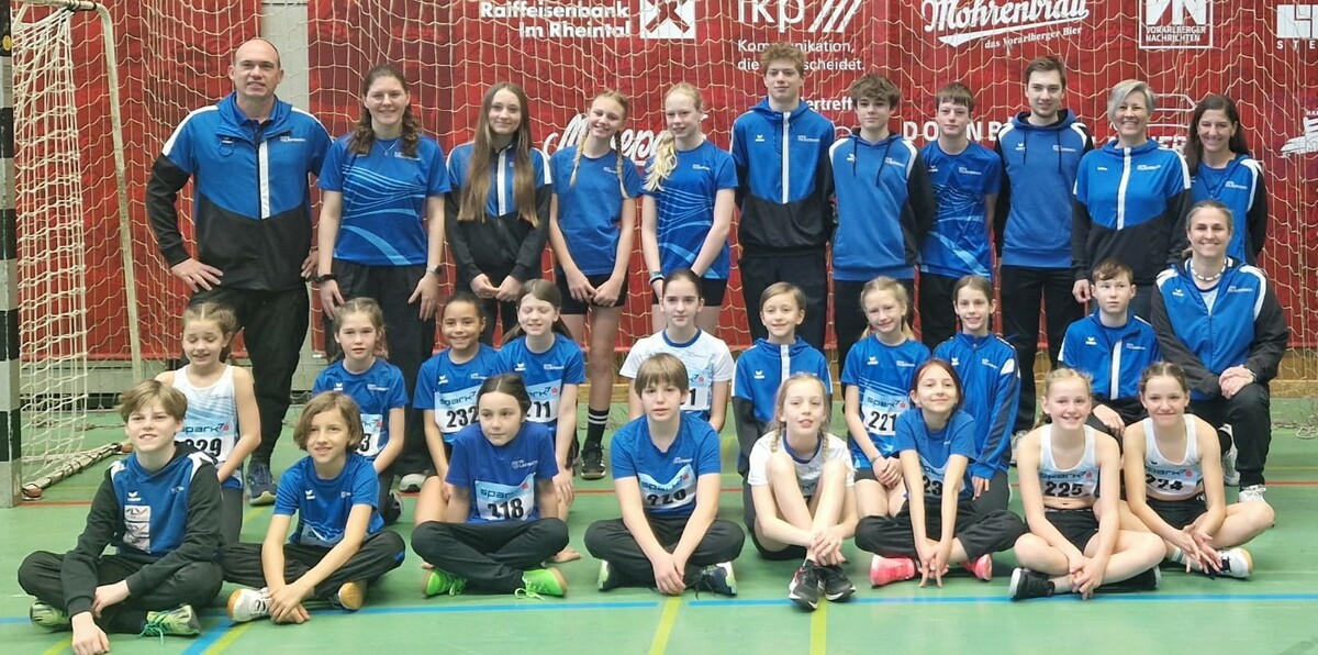 Alle Teilnehmer und Trainer der TS Lauterach bei den VLV-Hallenmeisterschaften.⇒Wild-Pöllmann