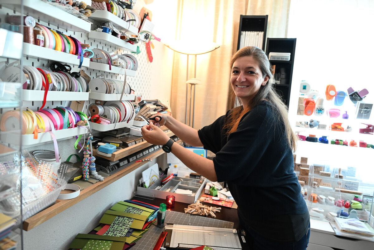 Bei Corina Toth dreht sich alles ums Papier. Sie zaubert daraus Geschenkverpackungen für jeden Anlass.⇒Bernadette von Sontagh
