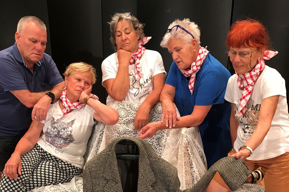 Brav dahinwelken im Alter kommt für das Theater Überholspur nicht in Frage. ⇒Maria Thaler-Neuwirth