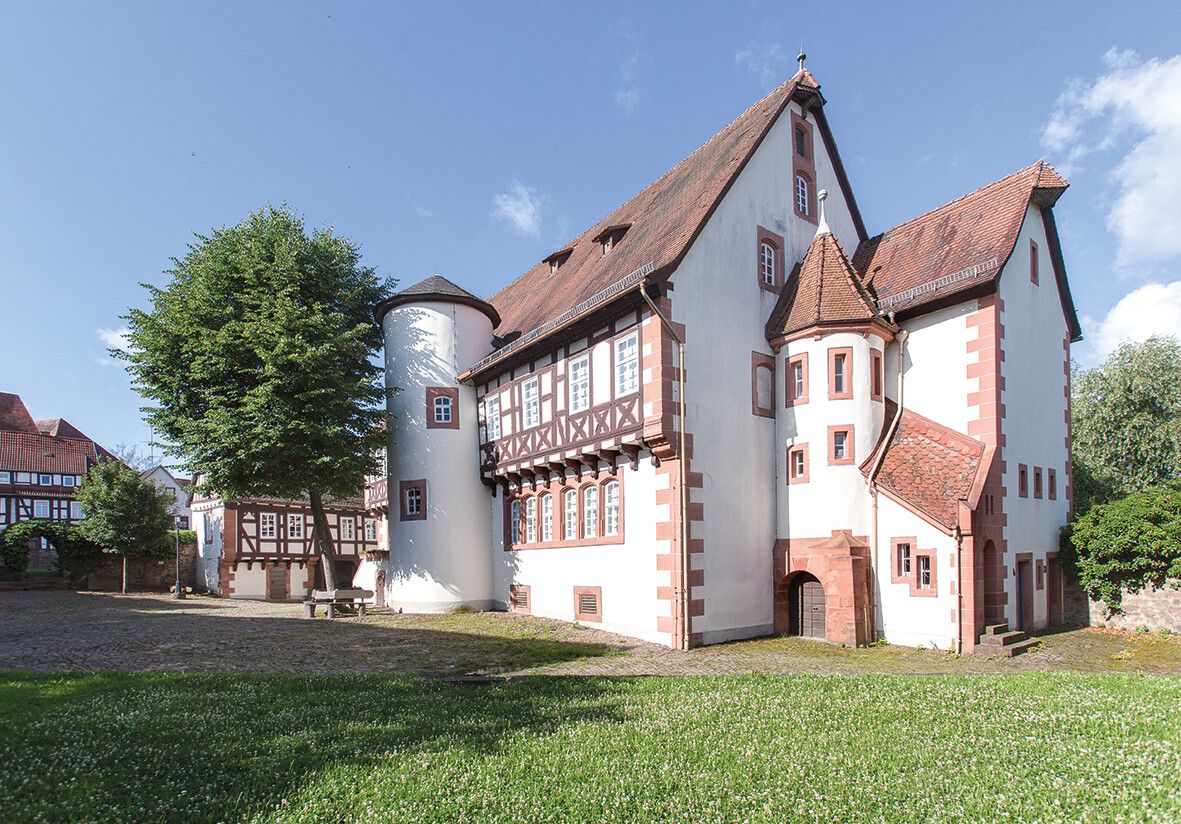 Das Brüder-Grimm-Haus gibt Einblick in das Leben der Erzähler.⇒Deutsche Märchenstraße