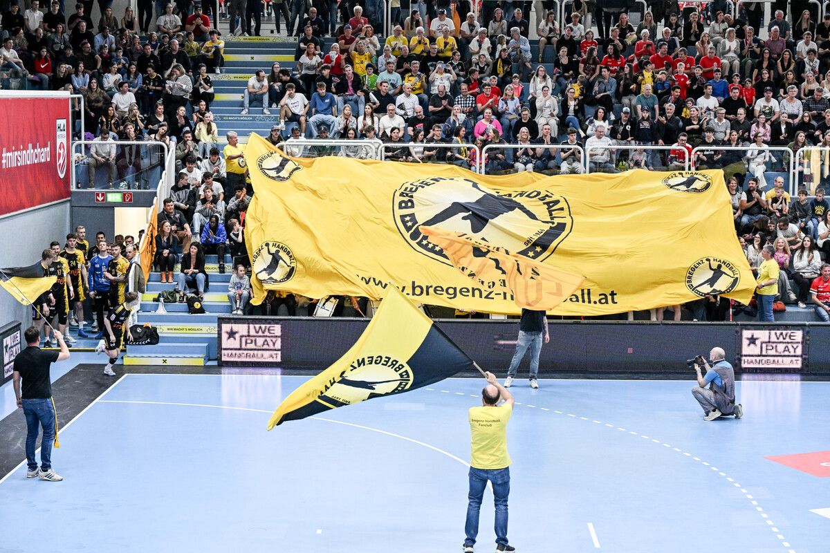 Die Fans von Bregenz Handball hoffen, dass ihre Lieblinge das vorzeitige Saisonende abwenden.⇒kempter7.com