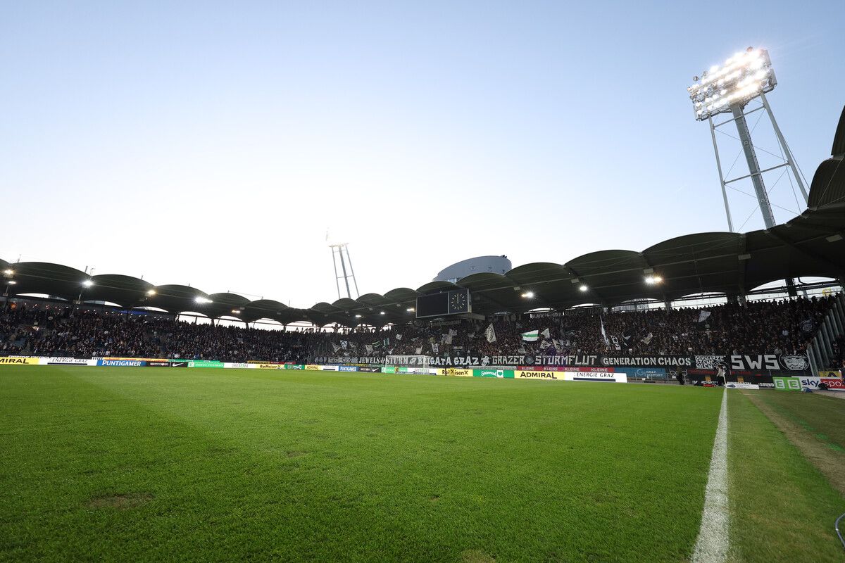 Die Merkur Arena in Graz, Heimat von Sturm und GAK, soll in naher Zukunft komplett neu renoviert werden. Baustart ist frühestens in der Saison 2026/27.⇒gepa