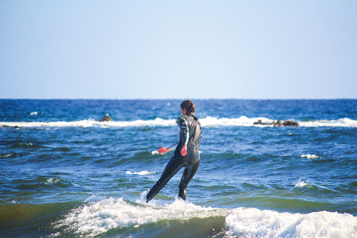 Die Playa Martiánez ist perfekt für die ersten Surfversuche.⇒Shutterstock