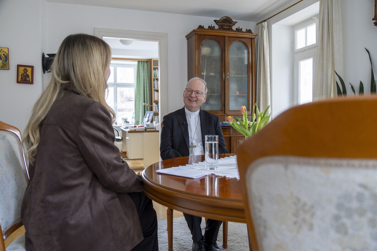 Die VN haben mit Bischof Benno Elbs ausgiebig über seine liebsten Tätigkeiten abseits der Öffentlichkeit gesprochen. ⇒VN/Paulitsch
