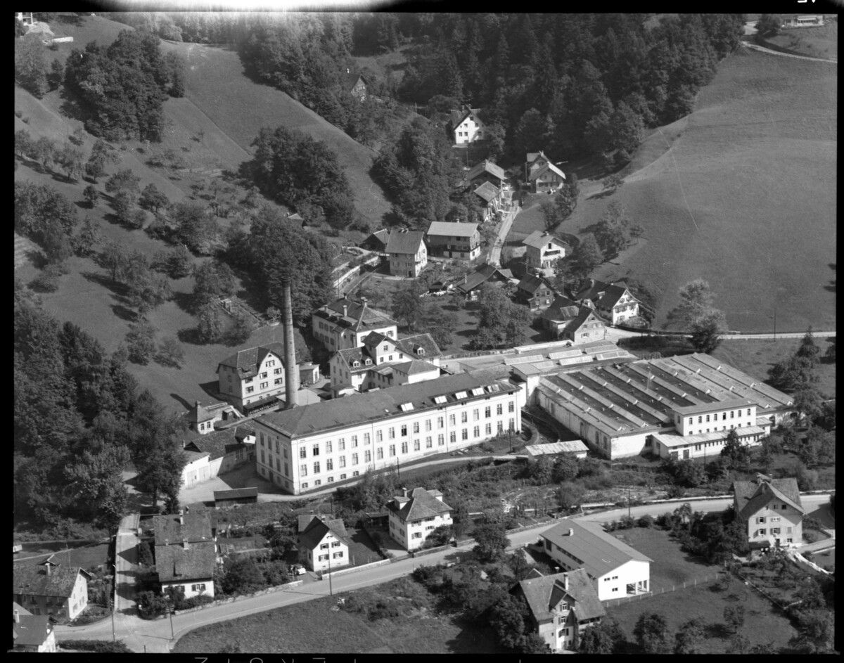 Dornbirn, Eulental mit Firma FM Hämmerle, 1959. ⇒Alpine Luftbild GesmbH & Co Innsbruck, Volare