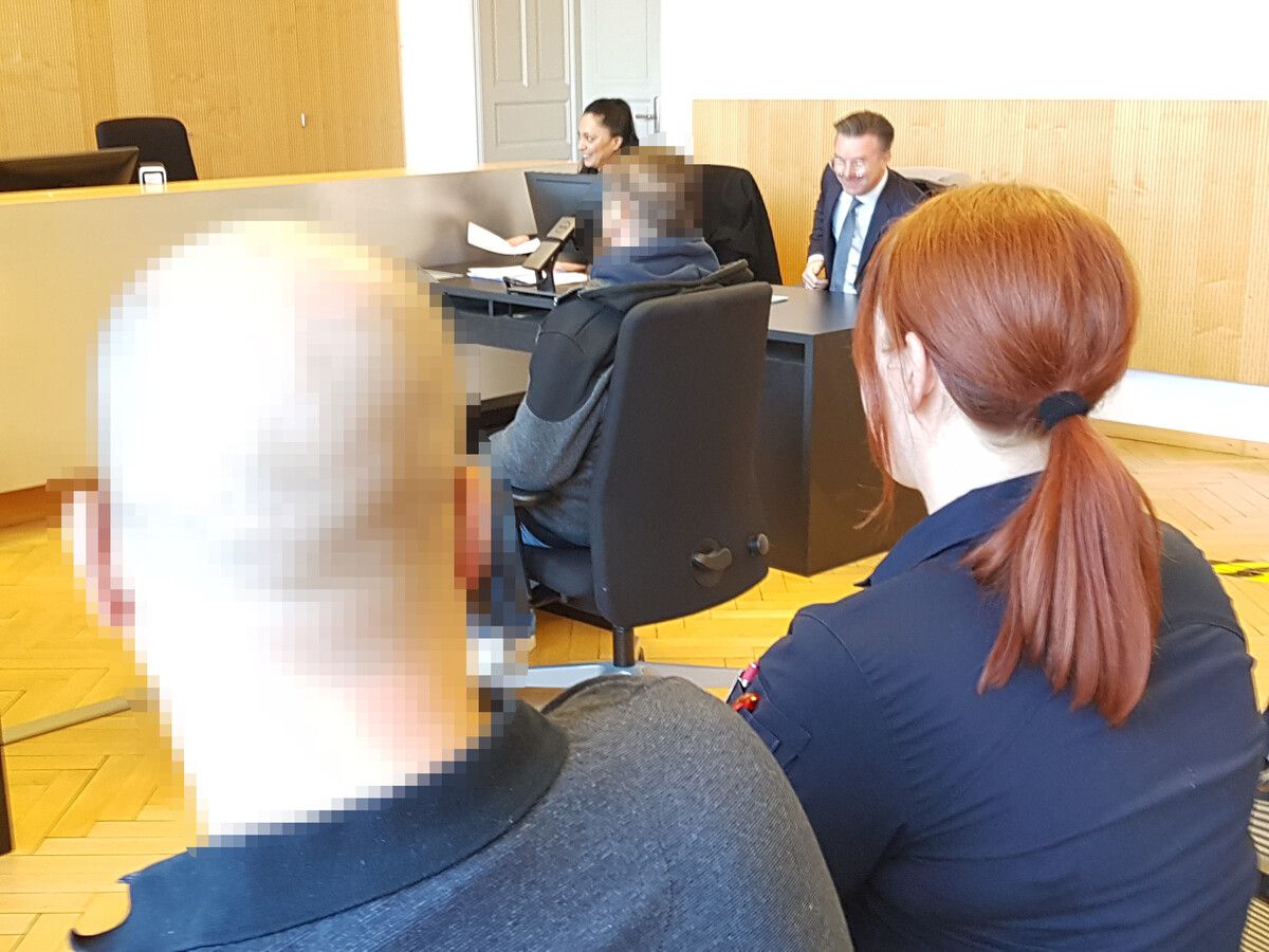 Eigentlich wollten sich die beiden Angeklagten nur gemeinsam berauschen, doch dann eskalierte die Situation. ⇒EC