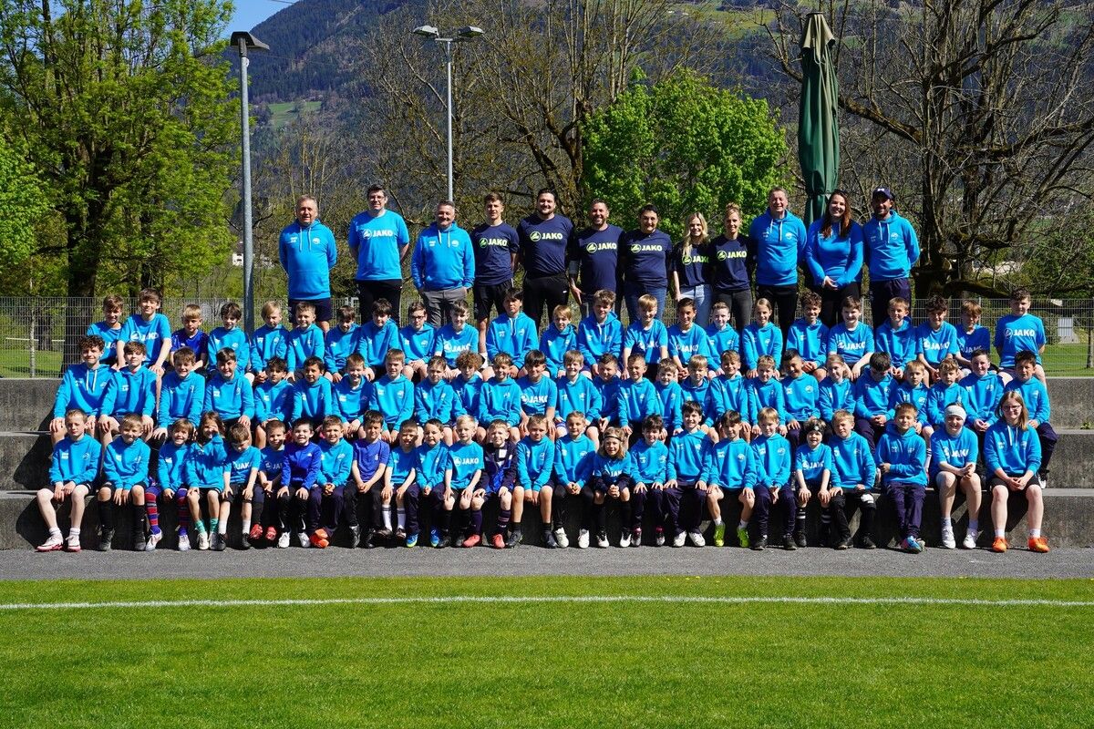 Ein Gruppenbild zum Abschluss durfte nicht fehlen.⇒em