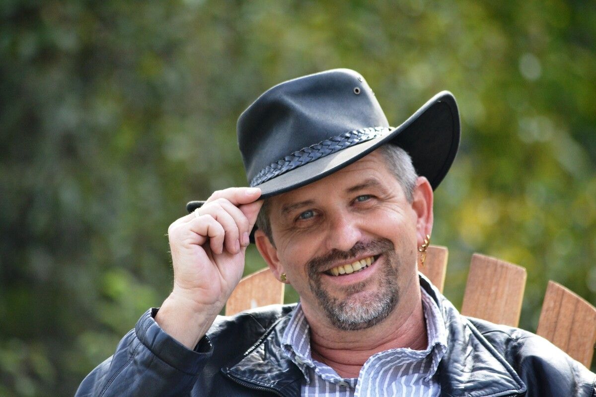 Eugen Hutter widmet das letzte bsundriX-Konzert Werner Burtscher.