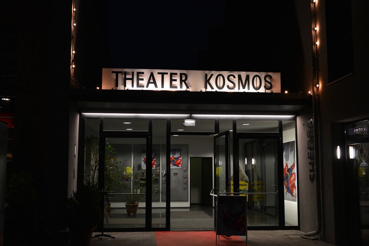 Im Theater Kosmos findet „Die Werkstatt der Poesie“ statt.⇒ theater kosmos(3)