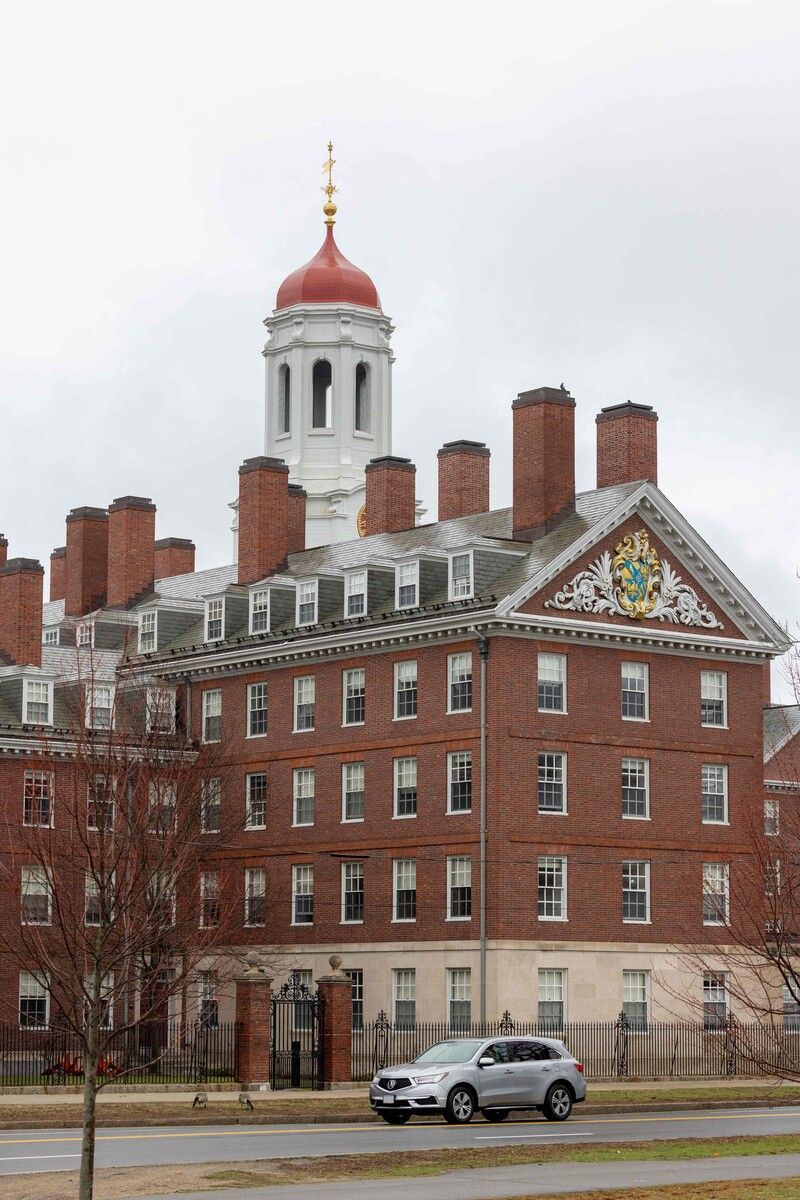 Harvard lehnt Trumps Forderungen ab – Regierung friert 2,2 Mrd. Dollar ein.⇒afp
