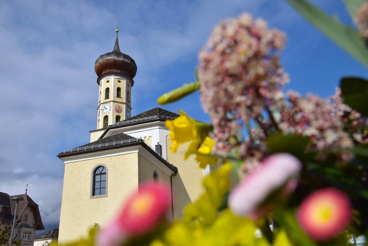 Im März 2025 jährte sich die Erhebung der Pfarrkirche zum Münster zum fünften Mal. ⇒SCO