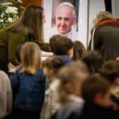 Andrang vor Petersdom hält an
