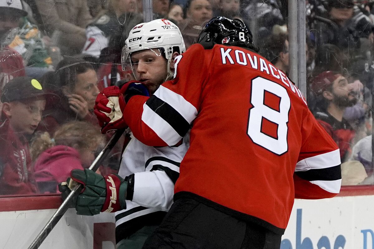 Marco Rossi und die Minnesota Wild stehen vor den letzten Spielen im Grunddurchgang unter Druck.⇒ap