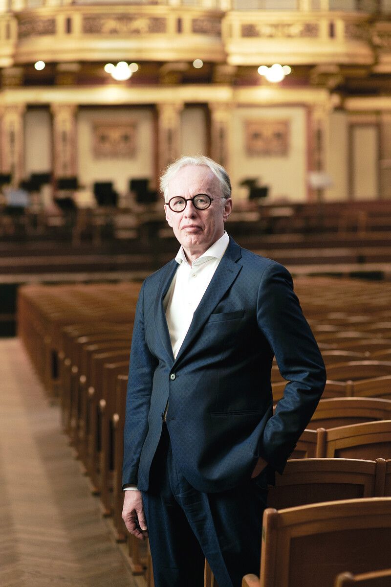 Martin Haselböck ist Organist von internationaler Reputation.