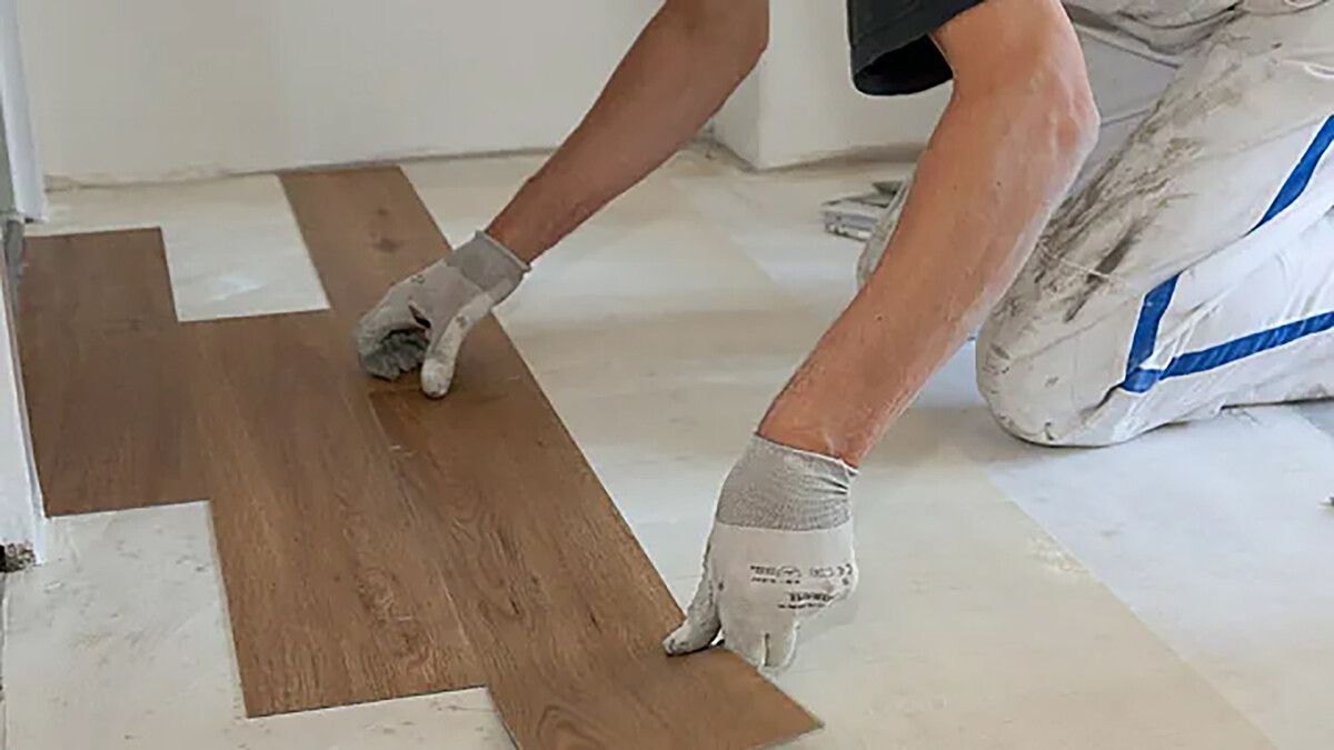 Mit verlockenden Angeboten bieten derzeit Pfuscher alle möglichen handwerklichen Arbeiten an. ⇒symbol/dpa
