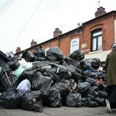 Birmingham ächzt wegen Streik unter Müllbergen
