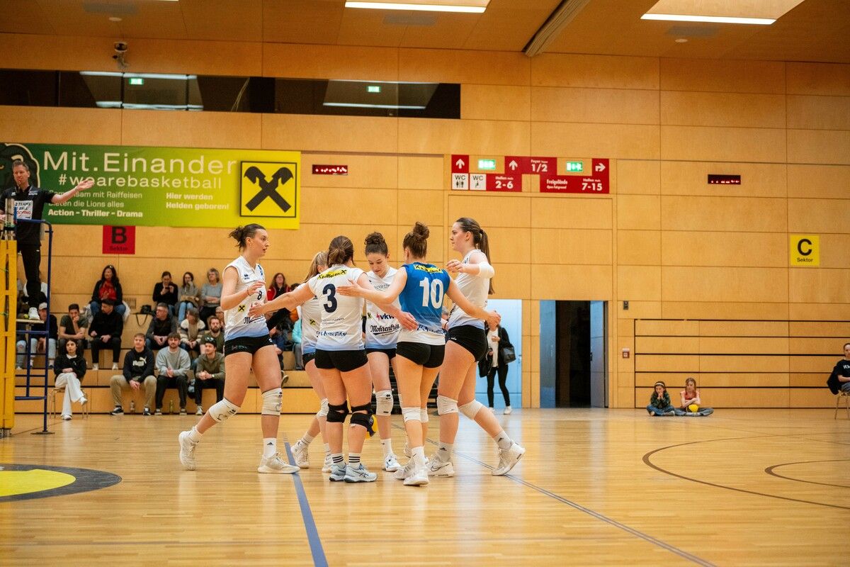 Nach sechs Siegen, davon fünf ohne Satzverlust, mussten die Volleyballerinnen des VC Dornbirn zum Abschluss der AVL-Meisterrunde zwei Niederlagen hinnehmen.⇒VN/Rhomberg