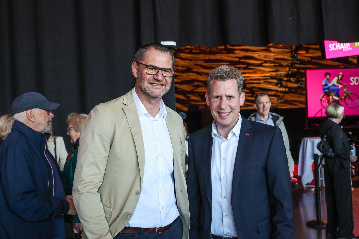 Roman Giesinger (Meusburger) und AK-Präsident Bernhard Heinzle.