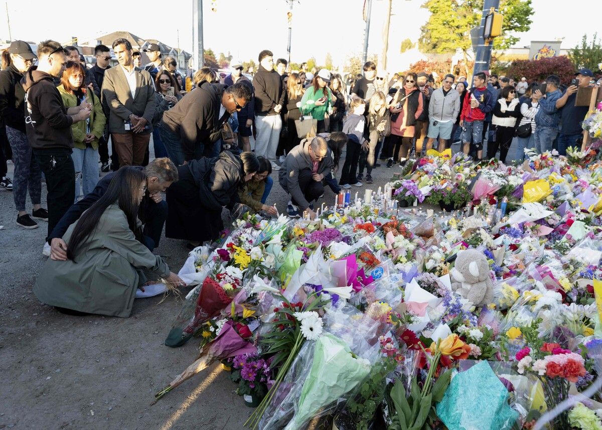 Viele Menschen nahmen an der Mahnwache in der Nähe des Tatorts teil.⇒afp