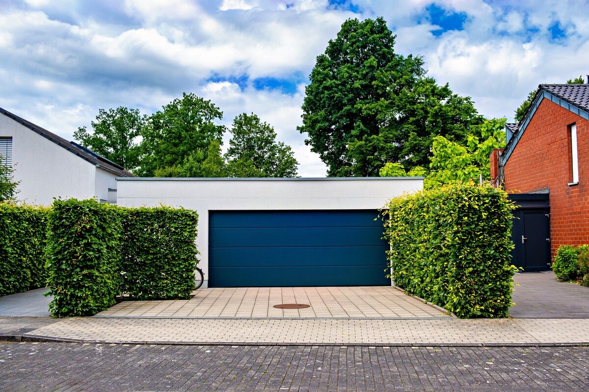Wer eine Garage hat, sollte sie begrünen.⇒Shutterstock