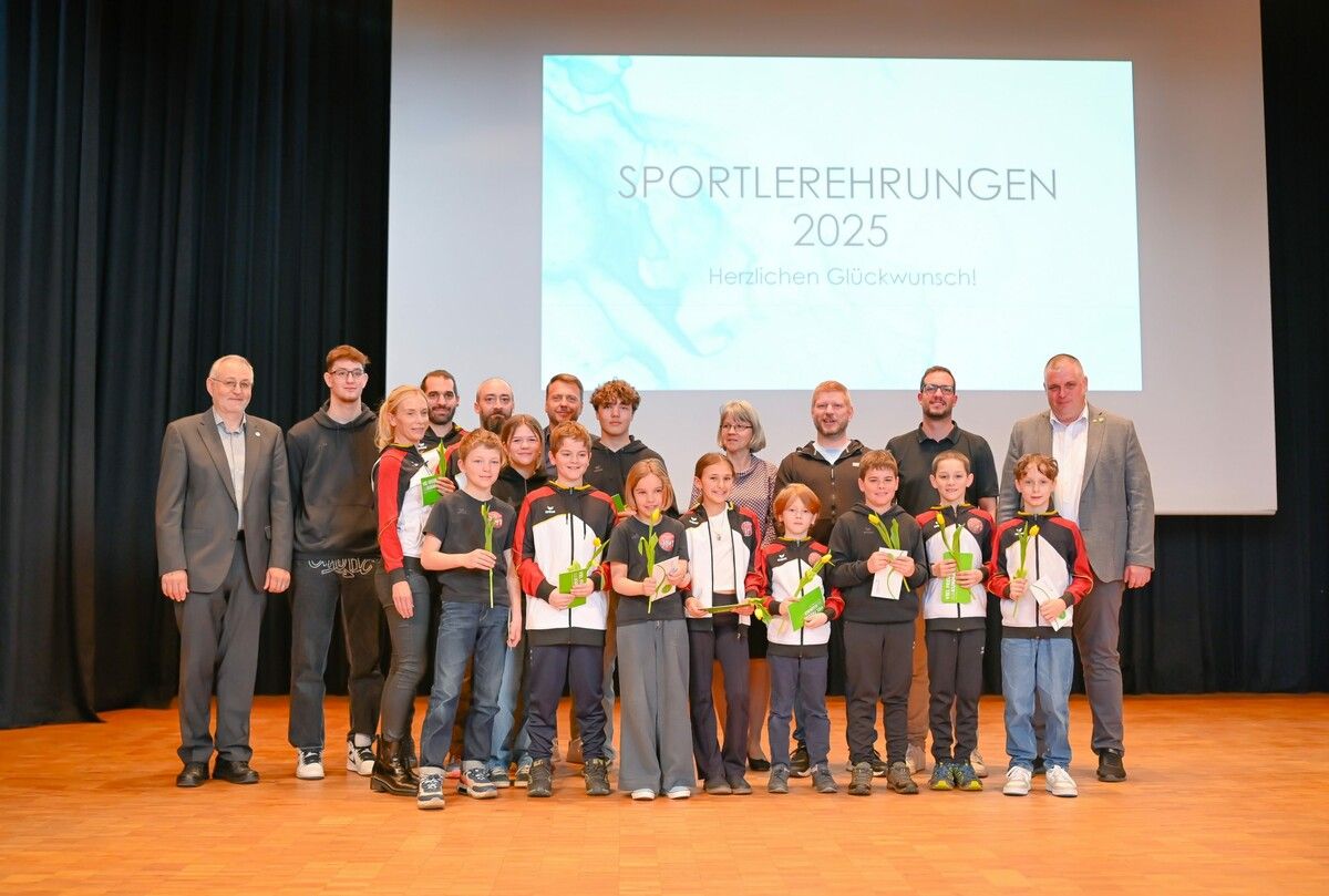 Zahlreiche Ehrungen gab es auch für den Karate-Club Kleiner Drache Mäder. ⇒Kasia Ilona