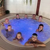 Schwimmbecken statt Schulbank