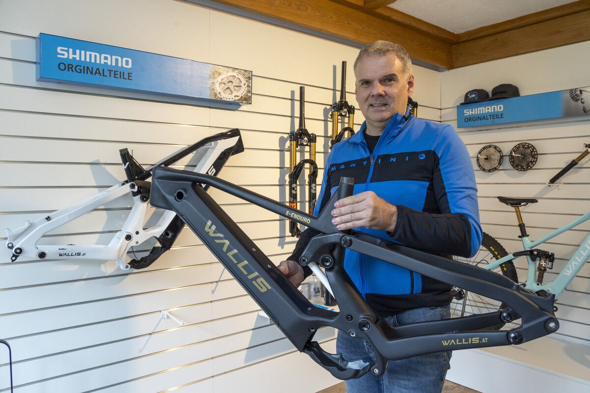 1000 E-Bikes produziert Thomas Schüttler jährlich in Riezlern.⇒VN/Paulitsch