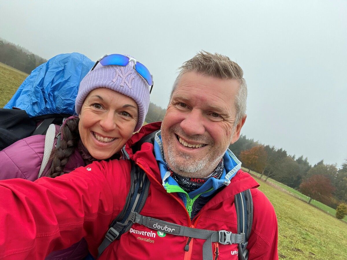 55 Tage lang werden Stefan und Katja Wiech durch die Alpen wandern. ⇒Privat