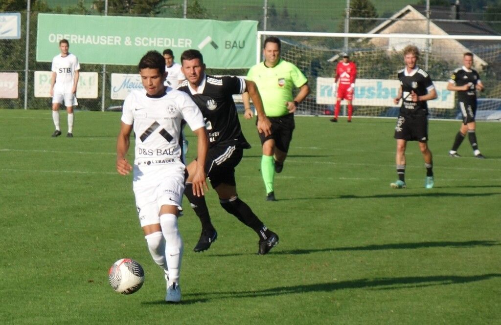 Andelsbuch-Offensivmann Idiano Dos Santos & Co. strebt gegen Riefensberg den vierten Sieg in Serie an. ⇒SIHA