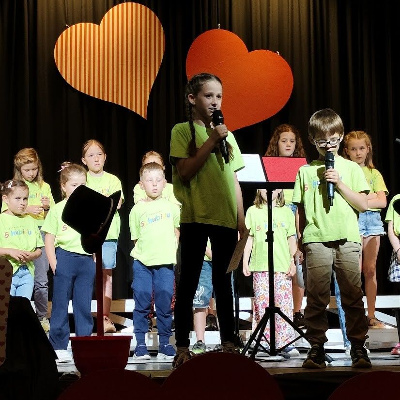 Auch der Kinderchor Schubidu freut sich auf den Auftritt.⇒HE