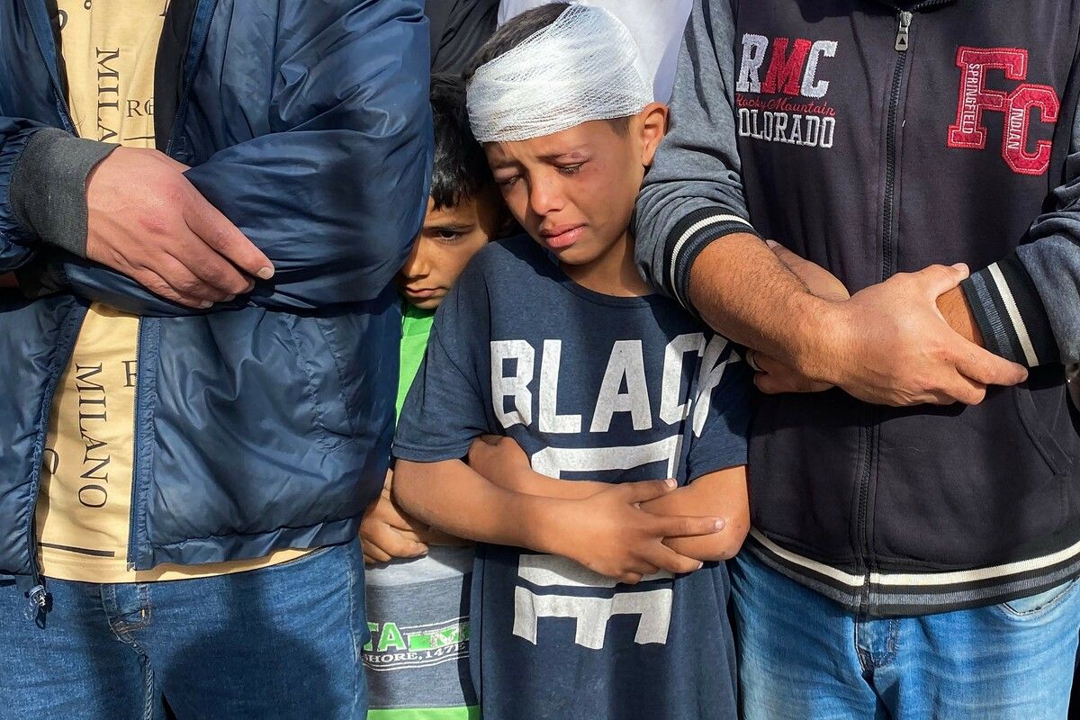Bei neuen Angriffen Israels im Gazastreifen sind nach palästinensischen Angaben erneut Dutzende Menschen getötet worden. Es sei auch eine Klinik in  Dschabalija getroffen worden.