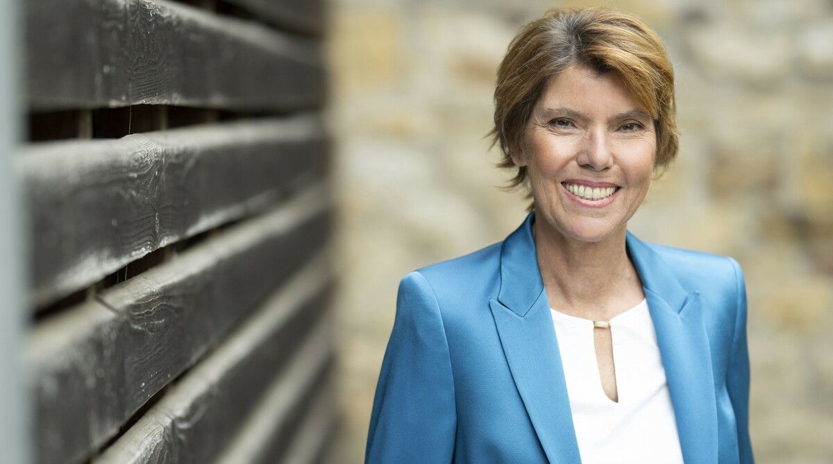 Bettina Böttinger hat nach 30 Jahren Talk am Freitagabend aufgehört. Nun kehrt sie mit einem Podcast zurück.⇒Melanie Grande