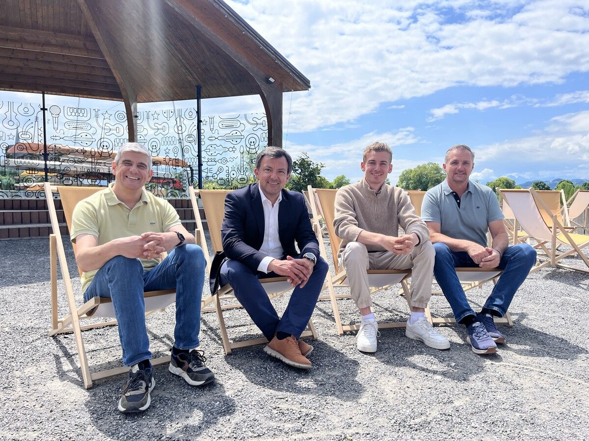 Christian Prossliner, Bürgermeister Martin Staudinger, Philipp Herburger und Oliver Kitzke vor der Konzertmuschel.⇒VOL.AT/Jeremic