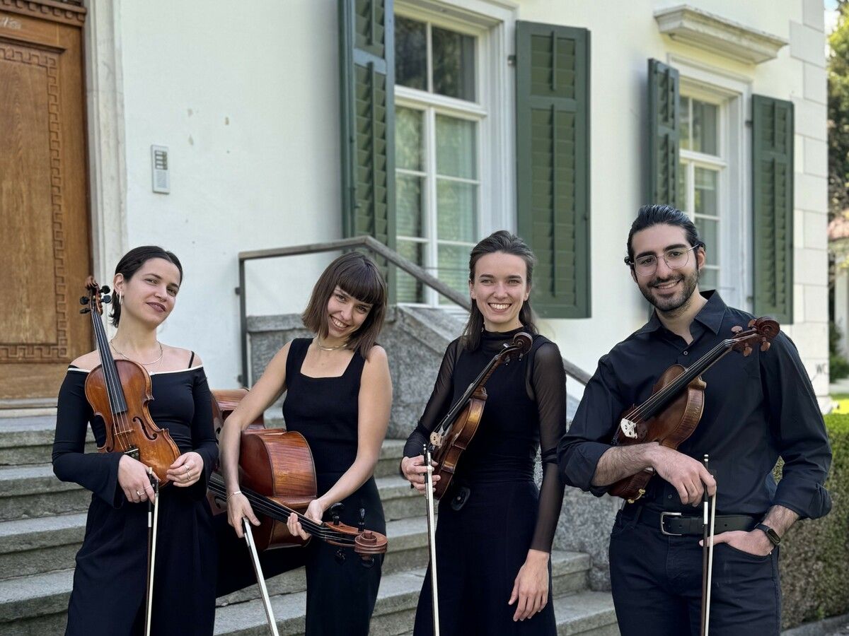 Das Alou String Quartet mit Myrsini Bekakou, Esther Thoben, Alma Gröning und Aydin Bayramgolu in der Villa Falkenhorst.⇒sie