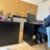 Ein Polizeibeamter auf der Anklagebank