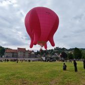 100 Kinder hoben im Ballon ab