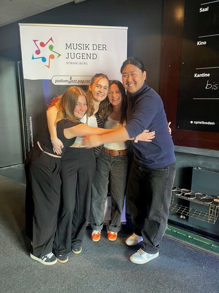 Die Band Lucid Pink mit Lena Stoklaska, Uma Jenny, Lara Lederle und Lino Zhang.