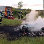 Ferrari geht nach Horror-Crash auf A96 in Flammen auf
