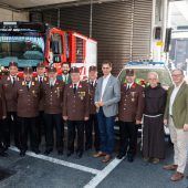 Stimmungsvolles Fest mit Fahrzeugsegnungen