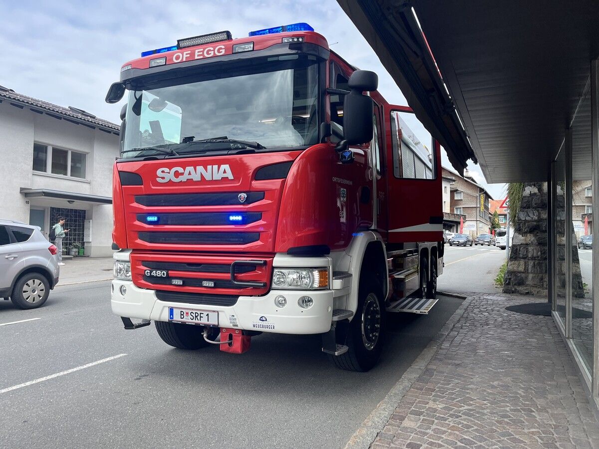 Die Feuerwehr rückte zur Unfallstelle an.⇒VOL/Meusburger