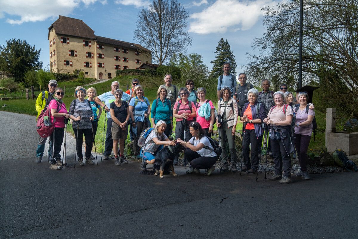 Die OG Höchst wanderte über den Hohen Sattel zum Schloss Amberg – mit spontaner Schlossführung. ⇒Vorarlberg 50plus Höchst