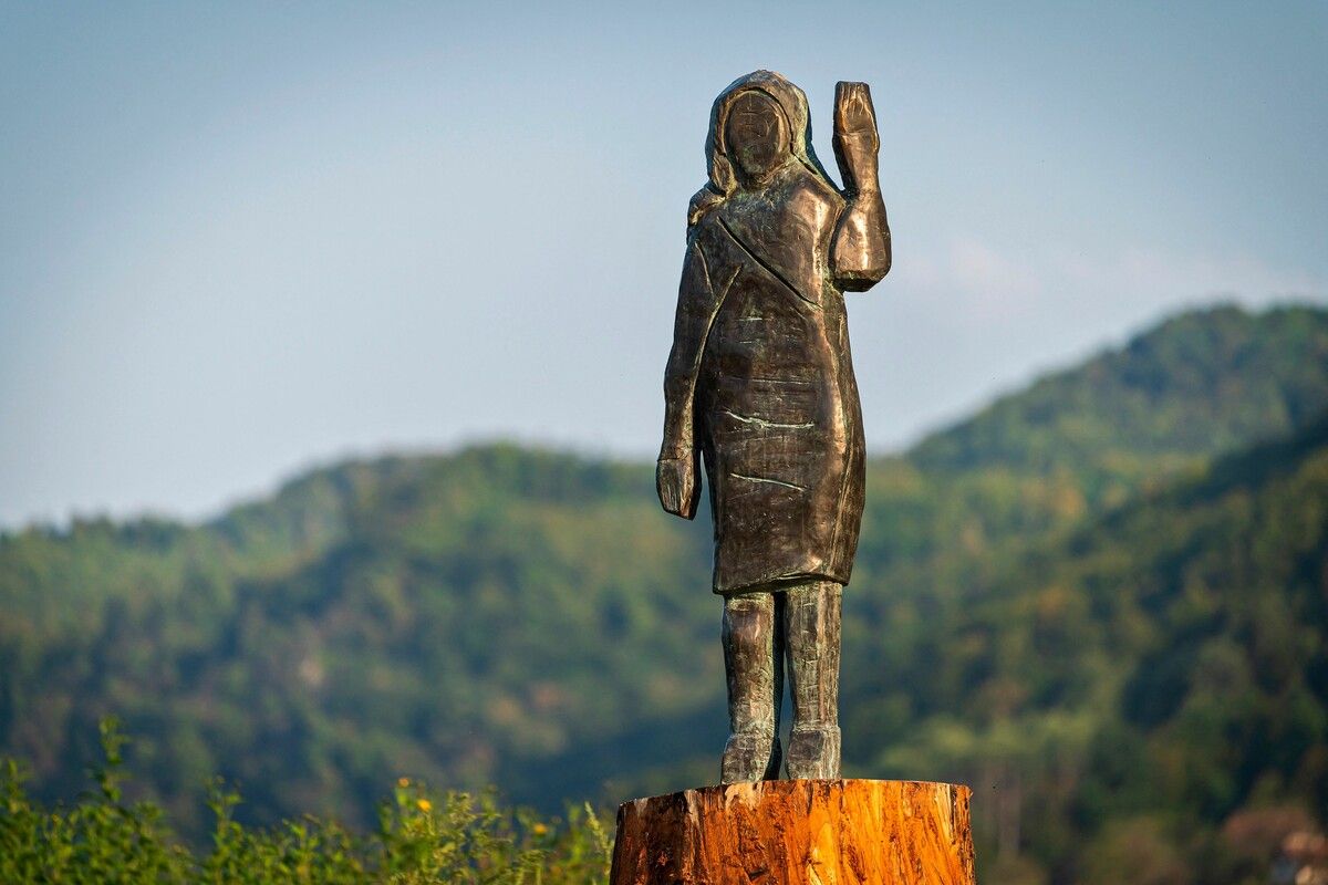 Die Skulptur wurde 2020 auf einem Hügel bei der Stadt Sevnica errichtet.⇒AFP