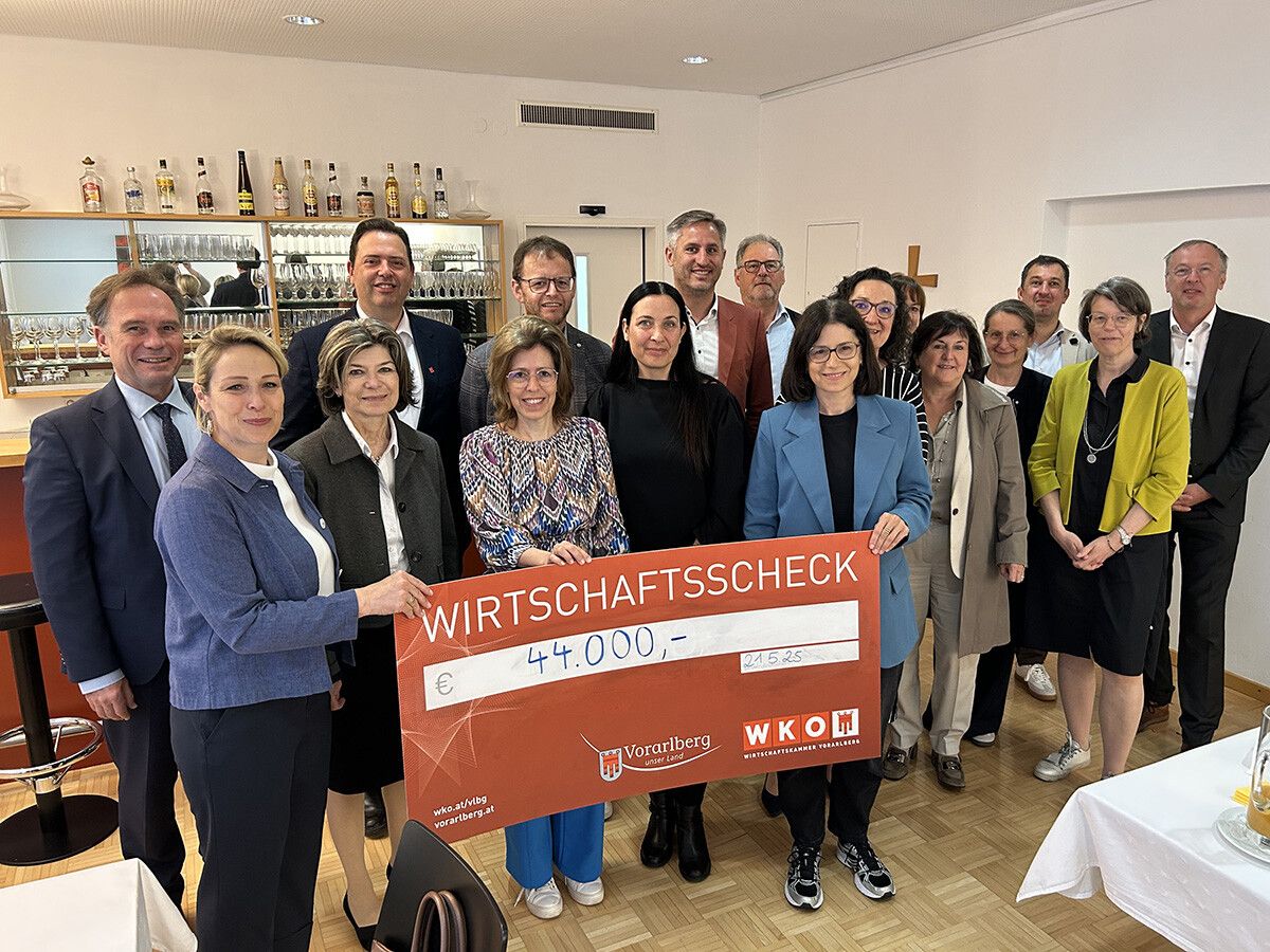 Die Wirtschaftskammer Vorarlberg unterstützt auch heuer gemeinsam mit dem Land Vorarlberg gezielt Projekte zur Berufsorientierung und Praxisförderung an humanberuflichen höheren Schulen: Insgesamt 44.000 Euro stehen für Initiativen zur Verfügung. wkv