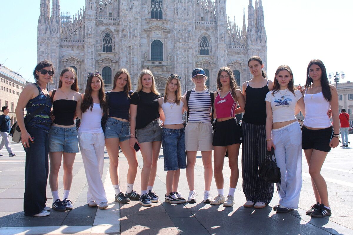 Ein Gruppenfoto vor dem Mailänder Dom durfte nicht fehlen.