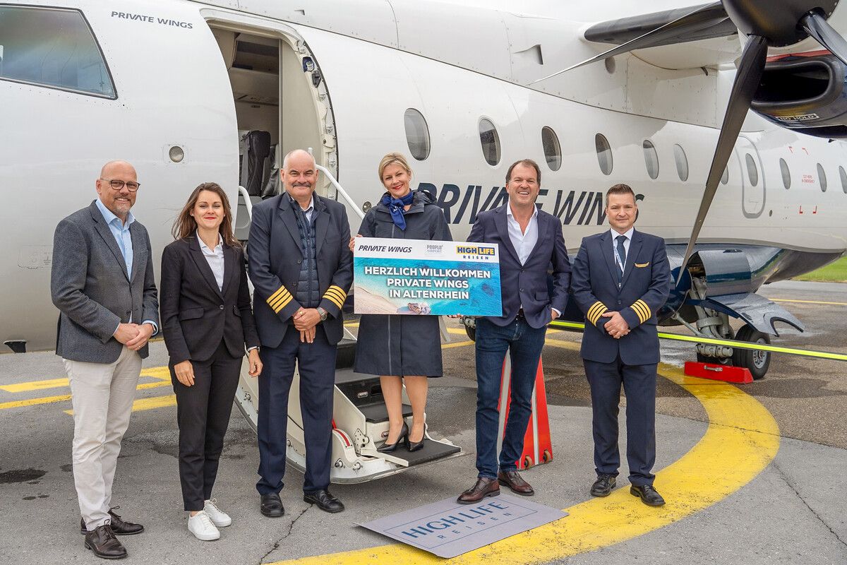Erstflug: Daniel Sollberger (Flughafen Altenrhein), Lisa Marie Erb und die Crew von Private Wings mit Michael Nachbaur (GF High Life Reisen, 2.v.r). ⇒highlife (3)