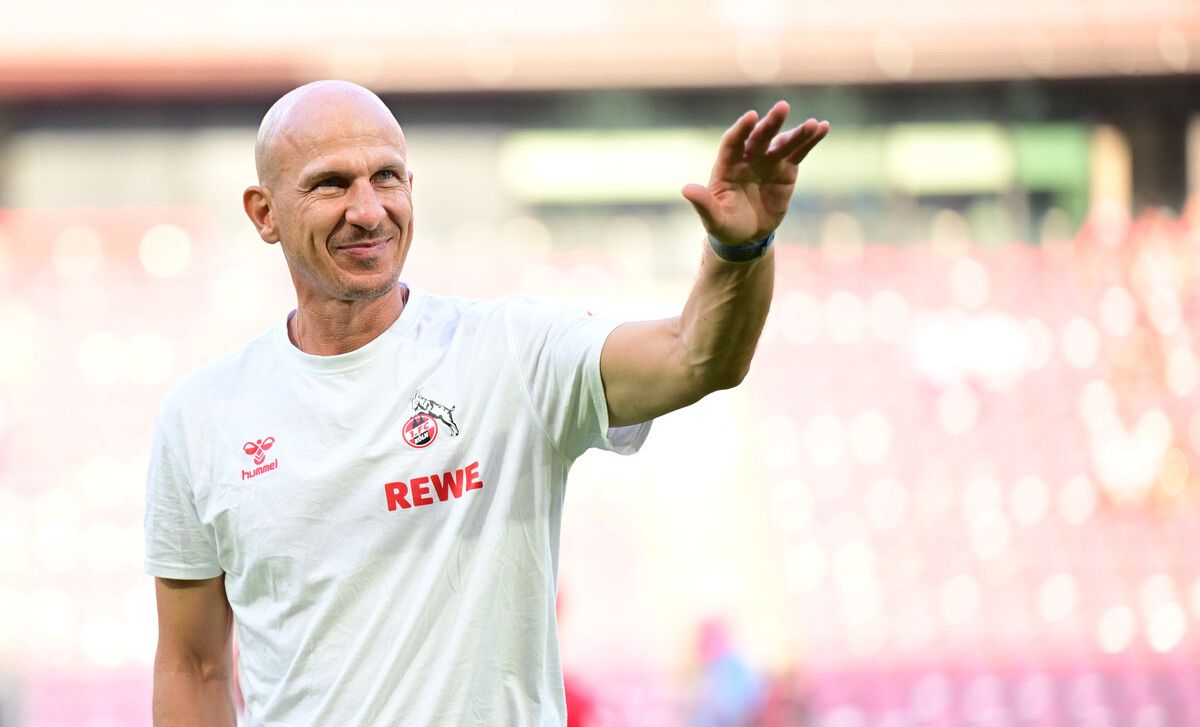 Für Gerhard Struber ging die Zeit beim 1. FC Köln nach dem 1:1-Heimremis gegen Absteiger Jahn Regensburg abrupt zu Ende.⇒gepa