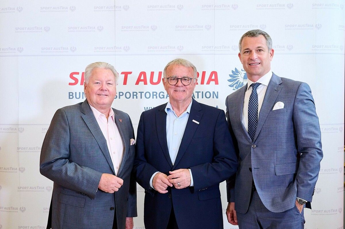 Harald Mayer (Vizepräsident für Leistungs- und Spitzensport), Hans Niessl (Präsident Sport Austria) und Horst Nussbaumer (ÖOC-Präsident) bei der gemeinsamem Pressekonferenz zu den bevorstehenden Kürzungen im Sport.⇒leo Hagen
