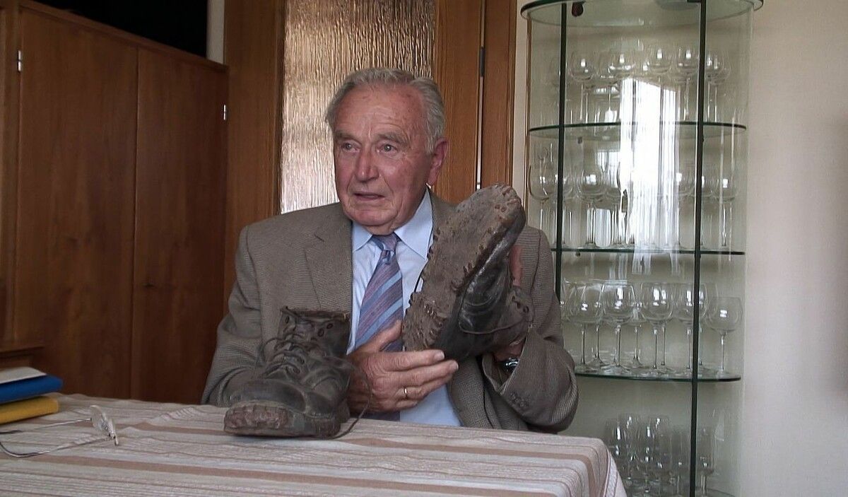 Hubert Waibel erzählt: Man hatte nur ein Paar Schuhe, er hatte es bis zuletzt bei sich zu Hause.